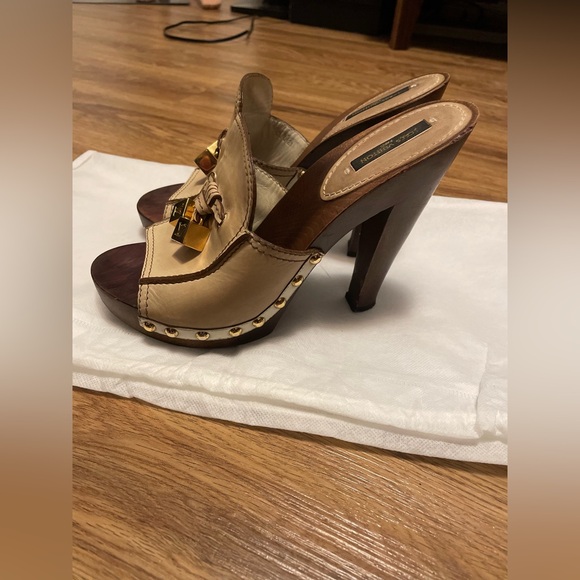 Louis Vuitton Slides Size 39 (US 9) - Picture 6 of 8